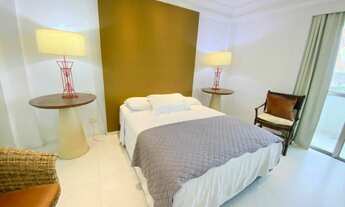 Imagem 2: Suíte com varanda para temporada no Mediterrâneo Flat Barra