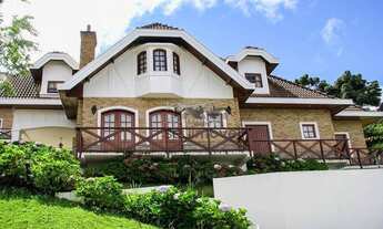 Imagem 1: Casa em Campos do Jordão à venda - Imóvel com 04 suítes em condomínio fechado