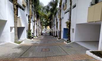 Imagem: Casa condominio perfil jovem, Iluminada