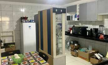 Imagem 4: Casa para venda tem 90 metros quadrados com 2 quartos. Toda reformada