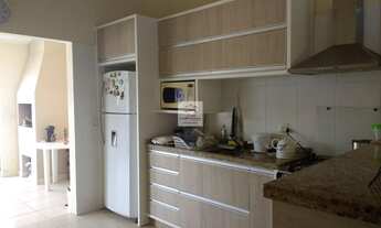 Imagem 2: Casa para venda tem 170 metros quadrados com 3 quartos em Ambrósio - Garopaba - SC