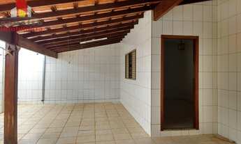 Imagem 3: Casa para Venda em Uberlândia, Segismundo Pereira, 4 dormitórios, 1 suíte, 3 banheiros, 3