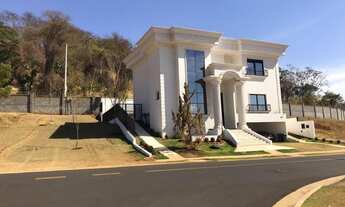 Imagem: Casa com 4 Suítes à venda, 400 m² por