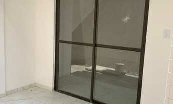 Imagem 4: Apartamento com 2 qts sendo 01 suite, piso porcelanato, poucos metros do mar, por R$ 200 M