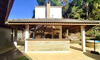 Imagem 2: Casa à venda de 450m², 4 suítes, área gourmet completa e piscina. Locação Também é uma opç