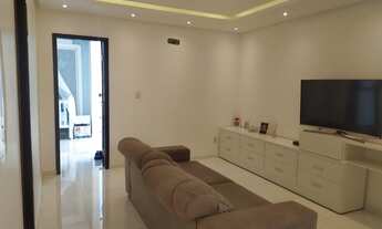 Imagem 2: Dúplex com 3 suite localizado no Bairro Papagaio, Condomínio Amarilis