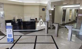 Imagem 2: Oportunidade de Sala Comercial mobiliada e pronta pra uso com vista para o mar