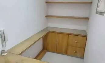 Imagem 2: Sobrado com salão comercial para alugar - Centro - 250 m² - Salão principal com 02 salas