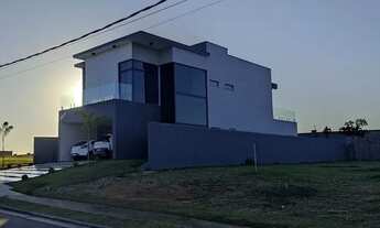 Imagem: Linda casa com piscina em Alphaville Volta