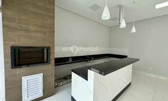 Imagem 5: Casa de condomínio térrea para venda possui 232 metros quadrados com 3 quartos