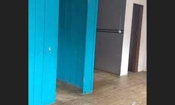 Imagem 4: Casa madeira R$800 janela forró e telhado