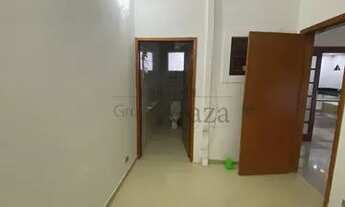 Imagem 6: Casa Sobrado no Residencial De Ville - 5 Dormitórios 4 suítes- 220m²