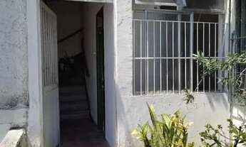 Imagem: Alugo linda casa de vila no catete