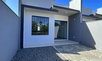 Imagem: Casa geminada à 500m do mar