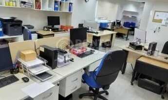 Imagem 4: Sobrado Vila Mariana 250m², 6 Salas, 7 Banheiros, 5 Vagas, Depósito e Quintal