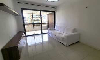 Imagem 2: Um quarto, mobiliado, Alphaville, nascente, uma vaga coberta