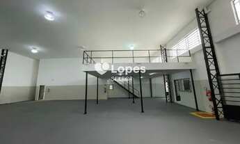 Imagem 3: Galpão de 490,20 m² para locação na Vila Pagano em Valinhos, 6 banheiros, com salas admini