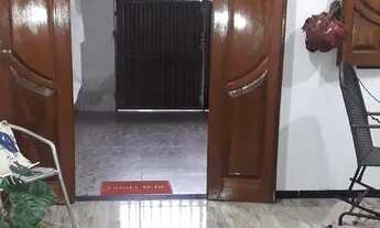 Imagem 2: Casa de andar no Albano Franco