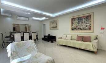 Imagem 2: Reformadíssimo apartamento para venda tem 136 m² com 3 quartos em Lagoa - Rio de Janeiro