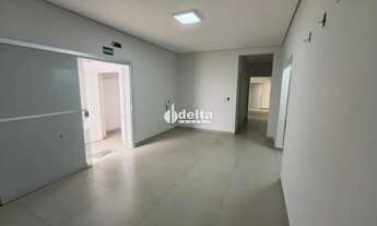 Imagem 2: Casa comercial com Habite-se disponível para locação no bairro Martins em Uberlândia - MG