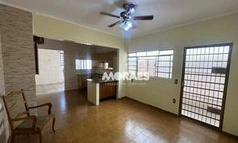 Imagem 3: Casa com 4 quartos, 1 suíte para alugar, 120 m² por R$ 1.900/mês - Vila São João da Boa Vi