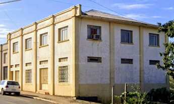 Imagem: Prédio no centro de Maximiliano de Almeida