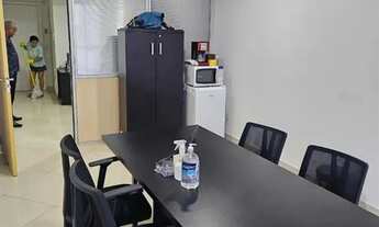 Imagem 5: Le Monde - Comercial/industrial