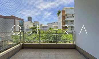 Imagem 3: Apartamento a venda na quadra da praia do Leblon, com 4 quartos e 2 vagas