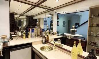 Imagem 2: Sobrado à venda com 4 suítes, salão de festas, quintal gourmet e 7 vagas