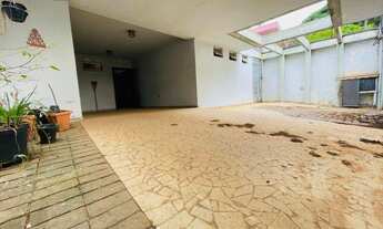 Imagem: Sobrado com 304m2 de terreno na melhor localização