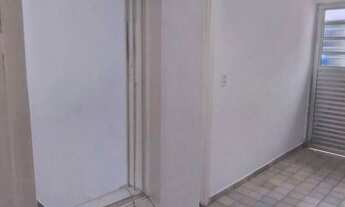 Imagem 6: Casa Térrea Fundos com 1 dormitório, 1 sala, quintal, ambientes amplos para alugar, 80 m²