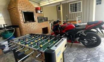 Imagem 4: Casa para venda possui 223 metros quadrados com 4 quartos em Alto Boqueirão - Curitiba - P