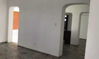 Imagem 5: Aldeota/Centro. Excelente localização. 250m2. Casa de esquina. Pé direito Alto. 15 vagas