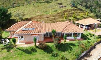 Imagem 2: Natureza Exuberante