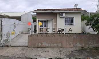 Imagem 2: Casa com 03 dormitórios, sendo 01 suíte com piscina no bairro Madri Palhoça