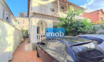 Imagem: Sobrado no bairro do boqueirão em Santos