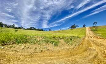Imagem: Lotes perfeitos (Nazaré Paulista 1CJHG9