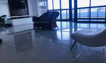 Imagem 2: Exuberante Apartamento com Vista Cinematográfica