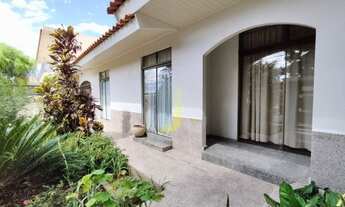 Imagem 2: Casa de terreno inteiro no Tropical