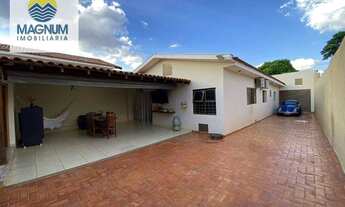 Imagem 7: Casa-térrea-Reformada-Considerada de Alto Padrão, c/3 dorm. 1 Suíte, à venda, 220 m² por R