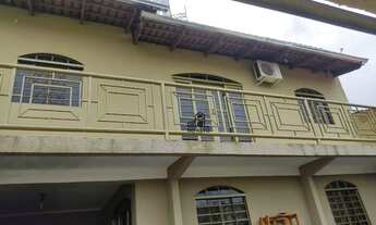 Imagem: SOBRADO COM 03 QUARTOS / 01 SUITE -SETOR