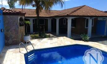 Imagem: Vende-se casa com piscina próximo a praia!