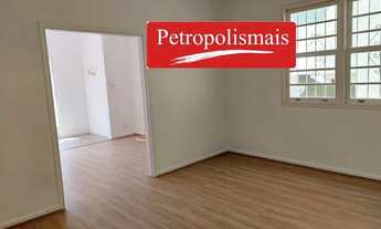 Imagem 6: Marcio PETROPOLISMAIS Vende CASA COM 3 QUARTOS + ANEXO QUARTO/SALA + GARAGEM COBERTA