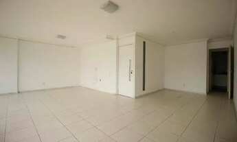 Imagem 3: Alugo nas Graças (187m2, 4 qtos, 4 banheiros, 2 vagas garag,piscina, playground) <br>