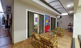 Imagem: Casa com 03 Dorm. Sendo 2 suítes - área