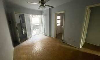 Imagem 5: Apartamento de dois dormitórios bem localizado na av. Mariante no bairro Rio Branco