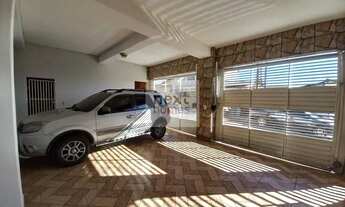 Imagem 2: Sobrado reformado com 3 dormítórios sendo 1 suíte e 3 vagas no Jd Arpoador