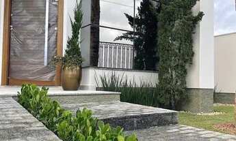 Imagem 3: Casa a venda de alto padrão com 3 dormitórios sendo todos suítes, Piscina e uma ótima área