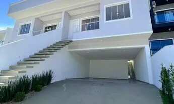 Imagem 2: Sobrado para venda possui 65 metros quadrados com 2 quartos em Potecas - São José - SC