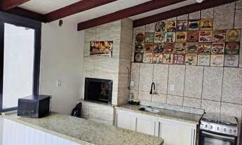 Imagem 4: Casa com kiosque e piscina